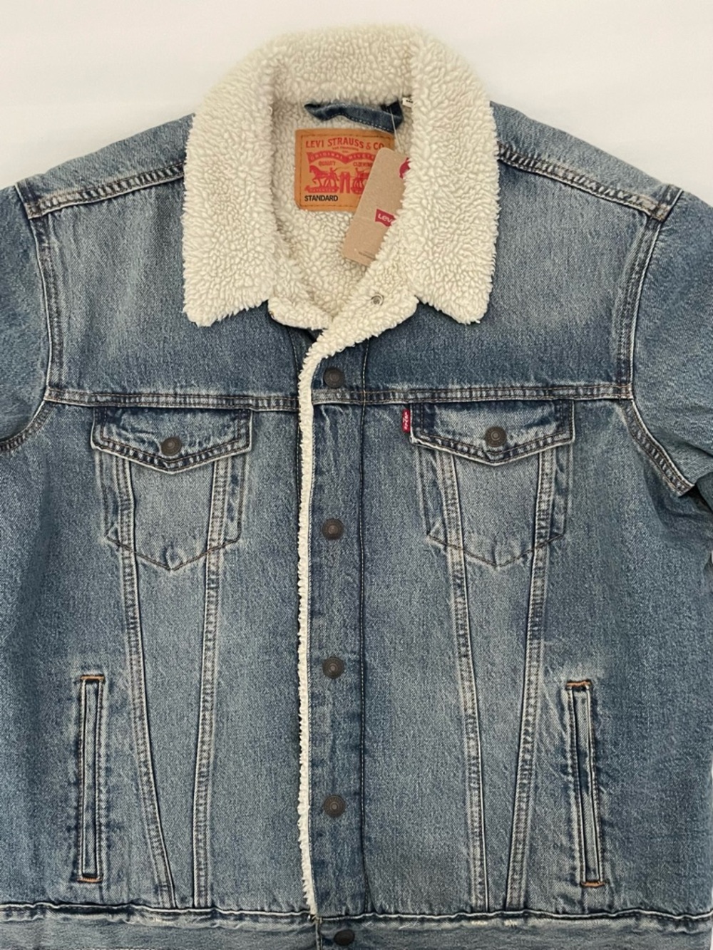 NWT Levi’s Sherpa Lined Trucker Jacket